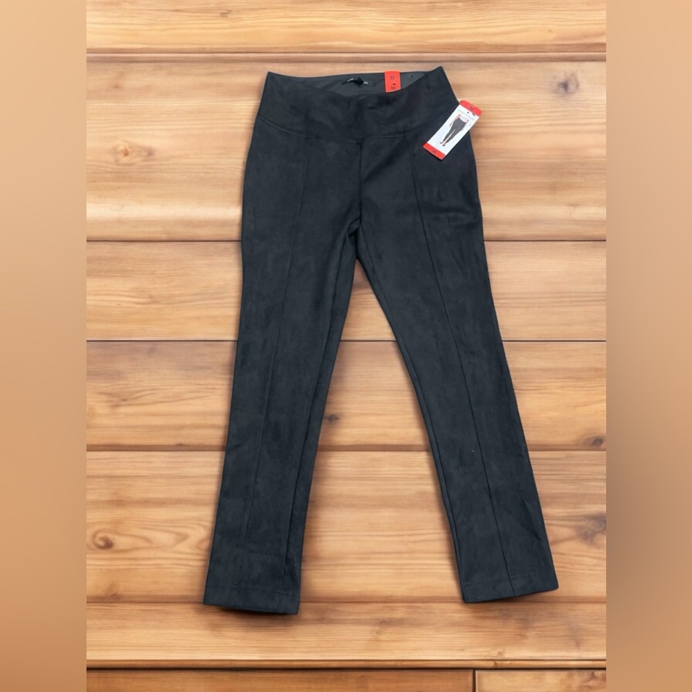 ANDREW MARC WOMEN’S BLACK SUEDE PANTS. 
NWT  SIZE: Medium